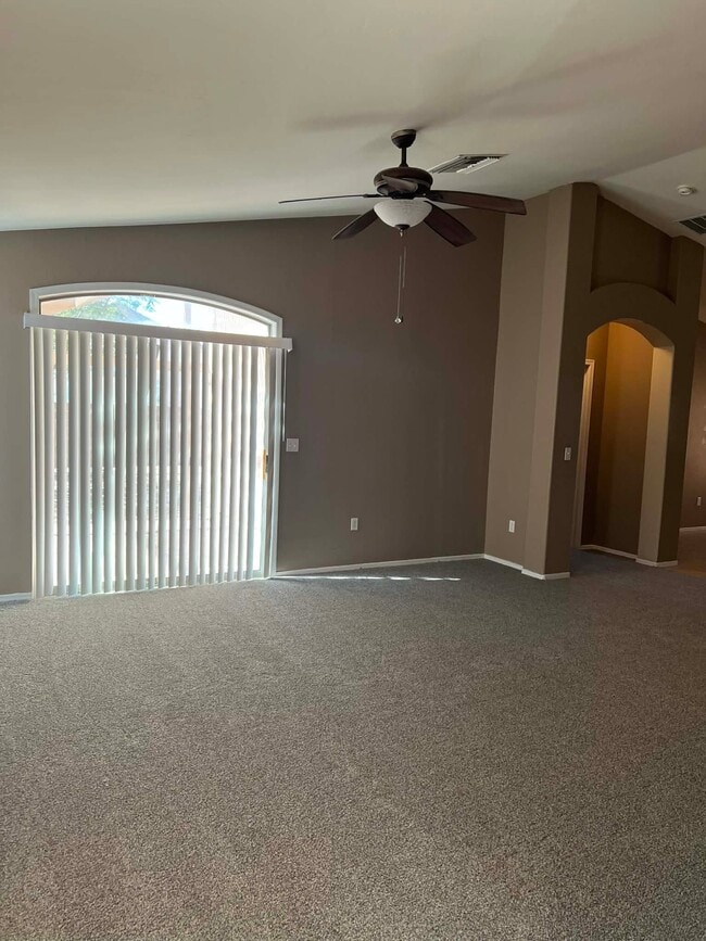 8855 N Moonfire Dr in Tucson, AZ - Building Photo - Building Photo