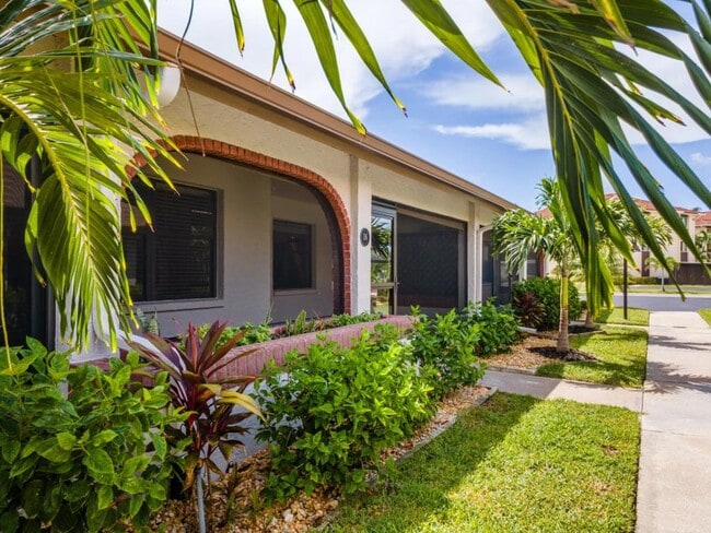 11861 Caraway Ln in Ft. Myers, FL - Building Photo - Building Photo