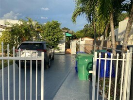 1631 NW 29th Ave in Miami, FL - Building Photo