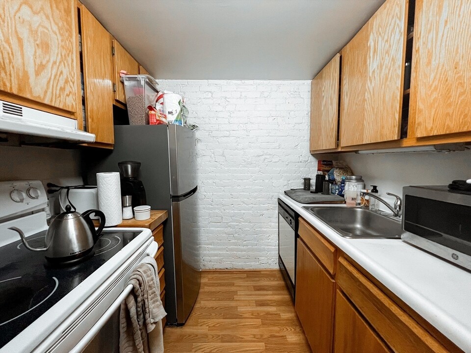 124 Hancock St, Unit 3 in Cambridge, MA - Building Photo