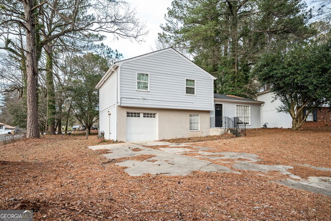 8816 Ashwood Dr in Riverdale, GA - Building Photo - Building Photo