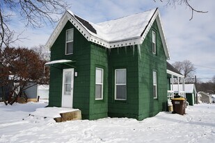 511 S 2nd St in Oregon, IL - Building Photo