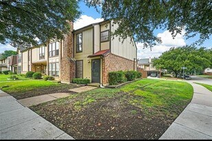 2401 Long Ridge Ln in Arlington, TX - Building Photo