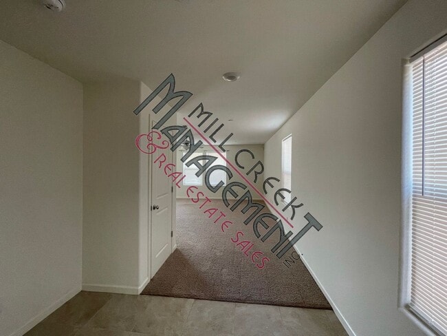 221 E Sedona Ave in Visalia, CA - Building Photo - Building Photo