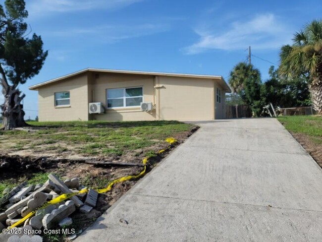 property at 1700 Chaucer Rd