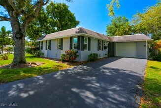 225 Georgetown Blvd in Naples, FL - Building Photo - Building Photo