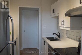 2-32 Albert St in Barrie, ON - Building Photo - Building Photo