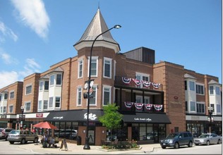 Cook Street Plaza in Barrington, IL - Building Photo - Building Photo