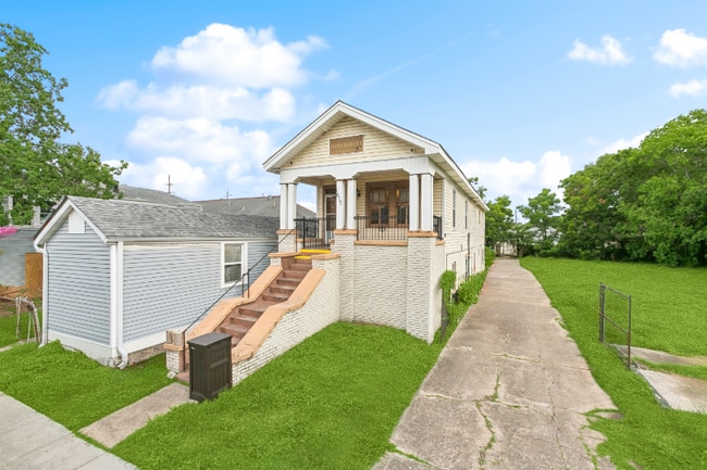 property at 1617 Duels St