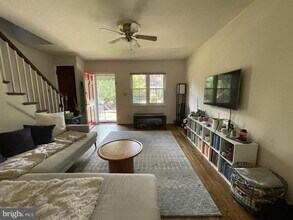 524 E Luray Ave in Alexandria, VA - Foto de edificio - Building Photo