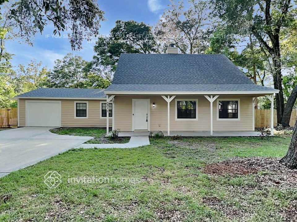 311 Stanley Bell Dr in Mount Dora, FL - Building Photo