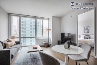 309 5th Ave in New York, NY - Building Photo - Building Photo