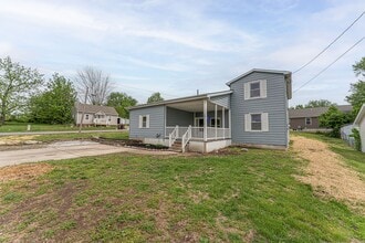 100 Walnut St in Troy, MO - Building Photo - Building Photo