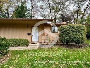 1416 SE 4th St in Gresham, OR - Building Photo - Building Photo