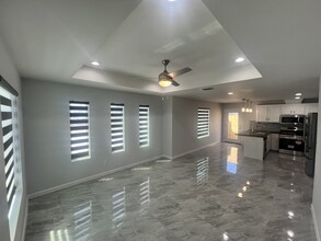 710 Palmer Rd, Unit 3 in Mission, TX - Foto de edificio - Building Photo