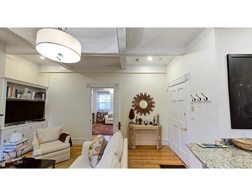 15 Temple St, Unit 1