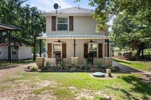 222 Knights Cir in Streetman, TX - Building Photo