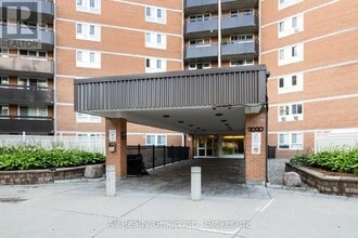 2020 Jasmine Crescent in Ottawa, ON - Building Photo - Building Photo