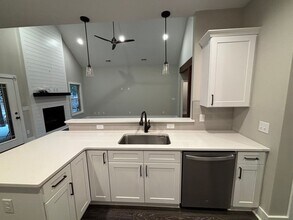 1240 N Austin Springs Rd in Piney Flats, TN - Building Photo - Building Photo