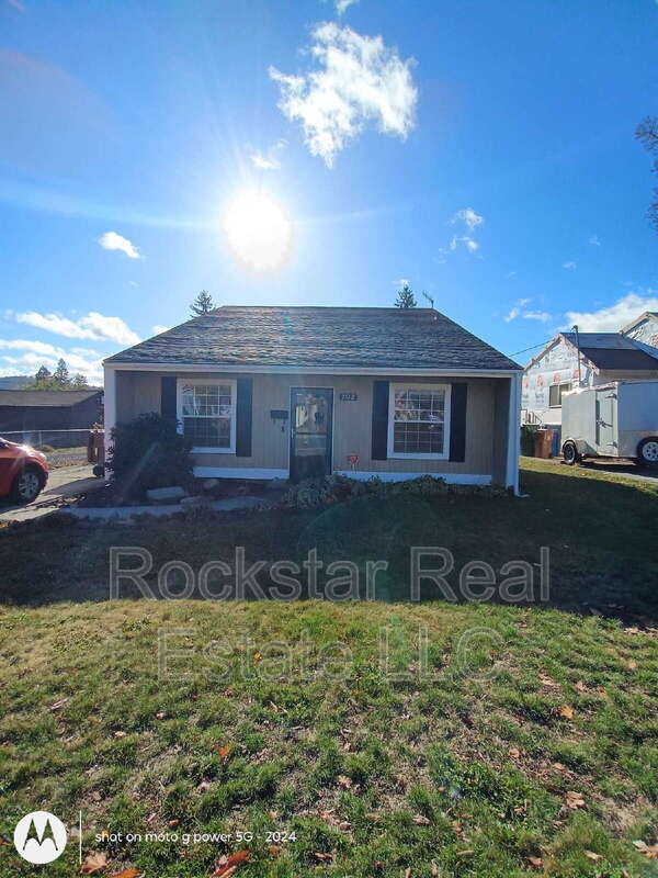 property at 3512 E 32nd Ave