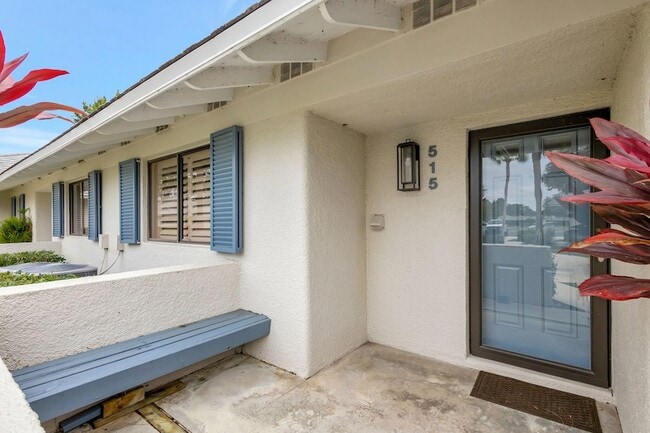 515 Club Dr in Palm Beach Gardens, FL - Foto de edificio - Building Photo