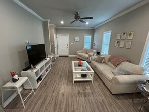 614 Peyton St in College Station, TX - Building Photo - Building Photo