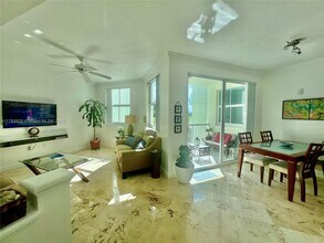 9172 Collins Ave in Surfside, FL - Building Photo - Building Photo