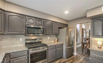 2021 Paradise Peak Dr in Las Vegas, NV - Building Photo - Building Photo