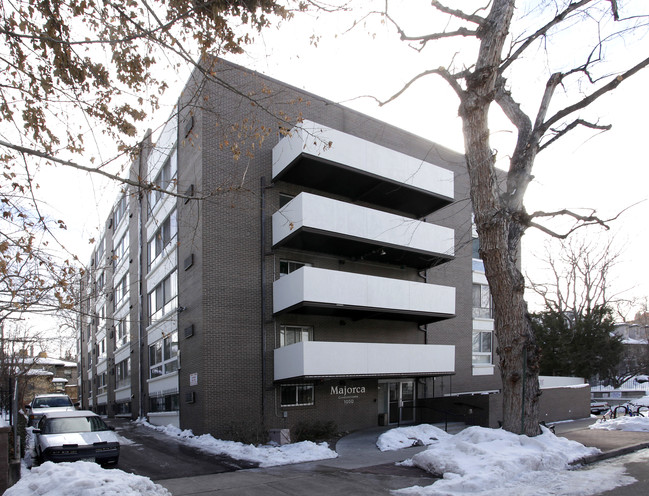 Majorca in Denver, CO - Foto de edificio - Building Photo