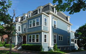 47-49 Deering St in Portland, ME - Building Photo - Building Photo