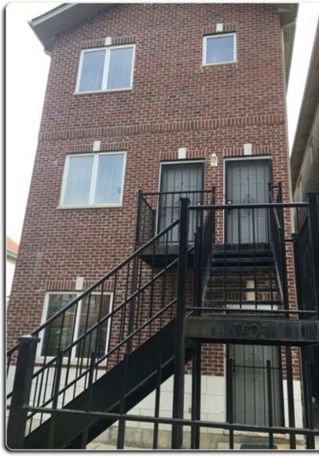 property at 1423 S Karlov Ave