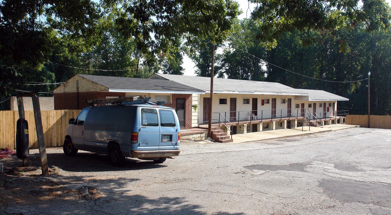 Oakdale Apartments in Greenville, SC - Foto de edificio
