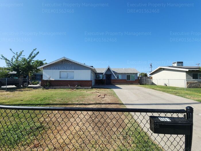 4001 Wilson Rd in Bakersfield, CA - Building Photo