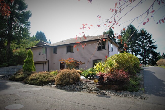 757 Park Ave-Unit -House in Arcata, CA - Building Photo - Building Photo