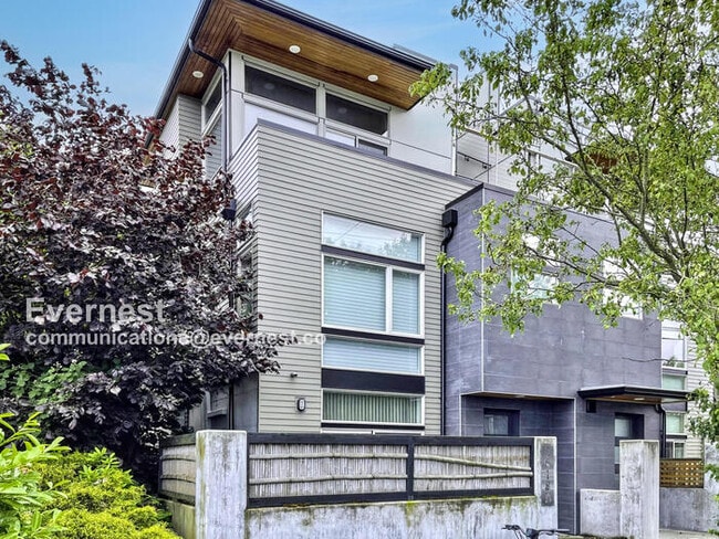 property at 2618 Eastlake Ave E
