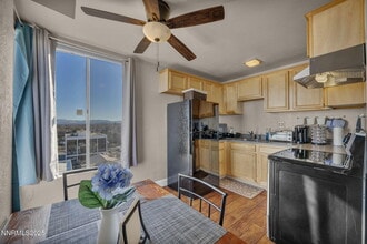 280 Island Ave in Reno, NV - Building Photo - Building Photo