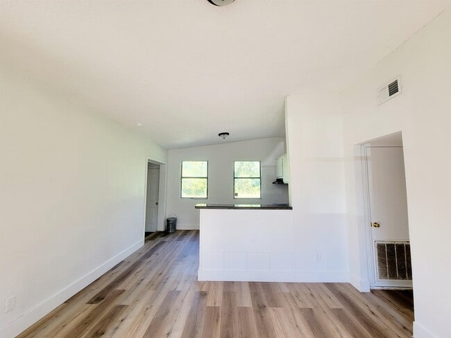906 N Veterans Dr in Perry, FL - Building Photo - Building Photo