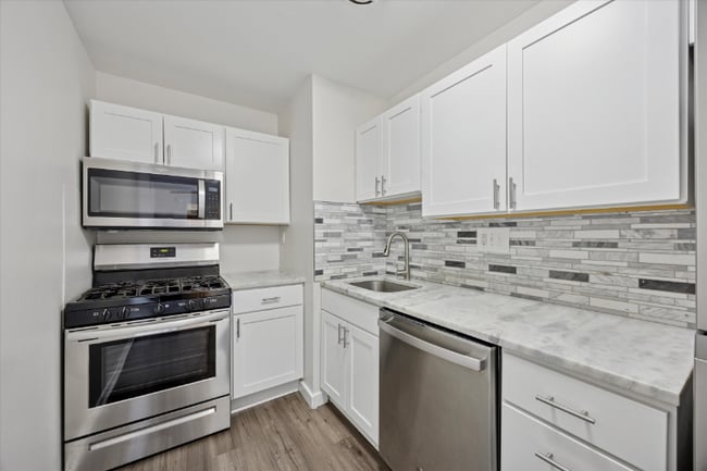 property at 1760 Tomlinson Rd