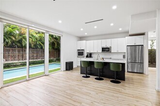 1816 SW 23rd St in Miami, FL - Building Photo - Building Photo