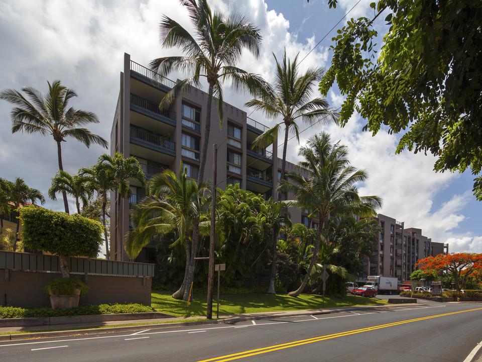 Kahana Manor in Lahaina, HI - Building Photo