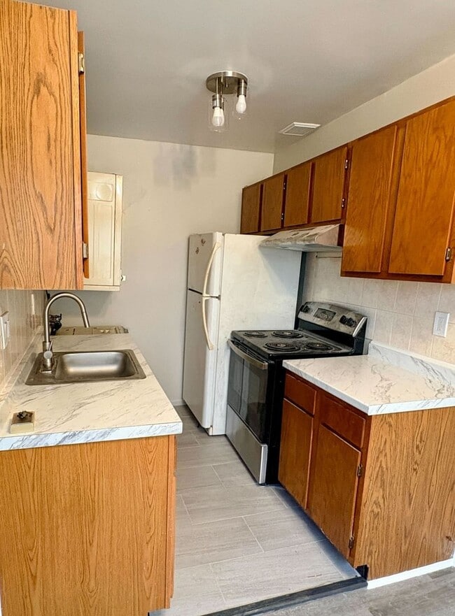 property at 3425 5th St SE