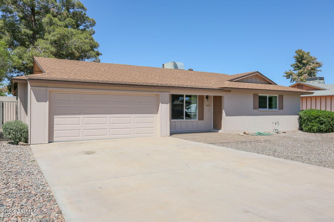 6226 S Hazelton Ln in Tempe, AZ - Building Photo