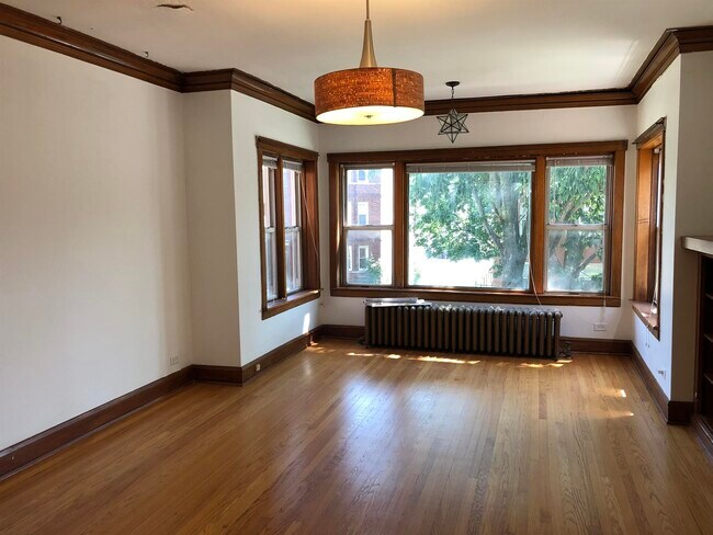 3304 N Hamlin Ave in Chicago, IL - Foto de edificio - Building Photo