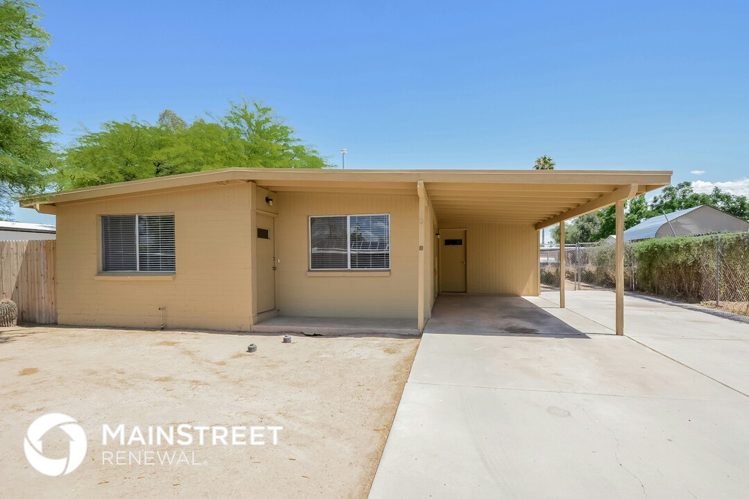 8464 E Fond Du Lac Dr in Tucson, AZ - Building Photo