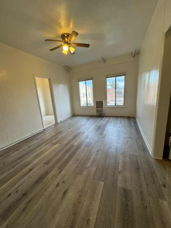 1101 S Norton Ave-Unit -305 in Los Angeles, CA - Building Photo - Building Photo