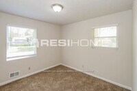 1777 Hillview Ave photo'