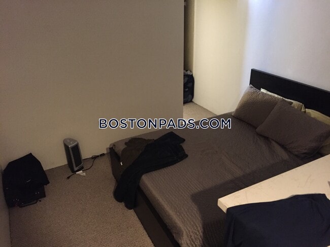 385 Dorchester St, Unit A8 in Boston, MA - Foto de edificio - Building Photo