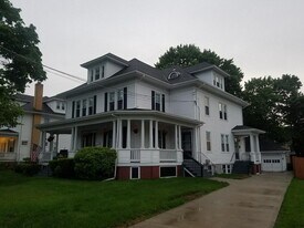 493 S Main St in Woonsocket, RI - Building Photo