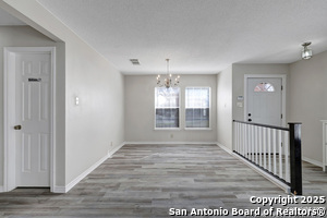 9427 Silverfeather in San Antonio, TX - Foto de edificio - Building Photo