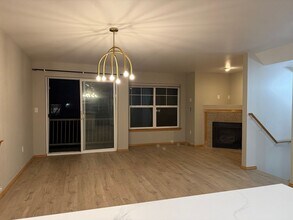 14338 B Lenora Pl N in Seattle, WA - Building Photo - Building Photo